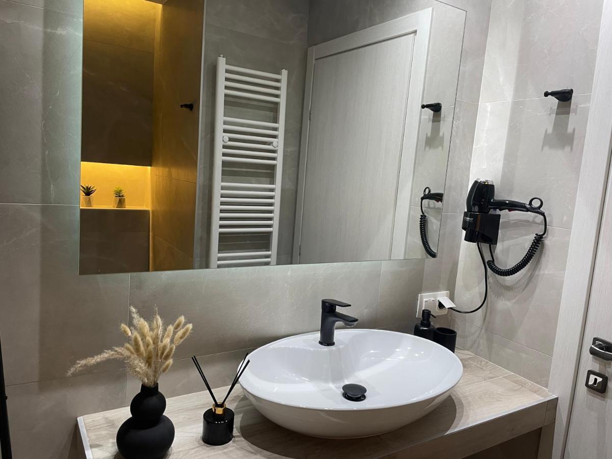 Jacuzzi Suite Ladadika Thessaloniki Exterior foto