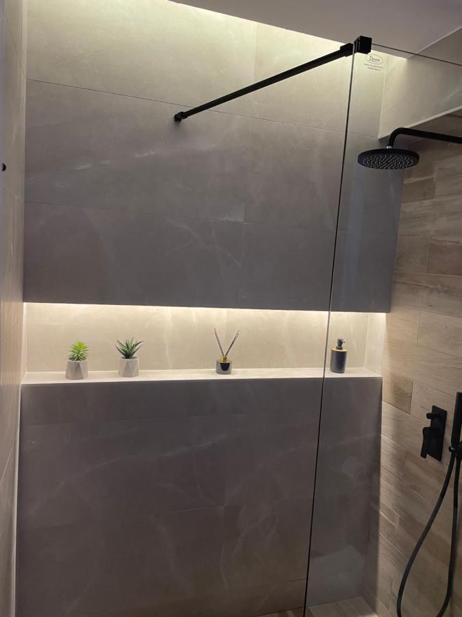 Jacuzzi Suite Ladadika Thessaloniki Exterior foto