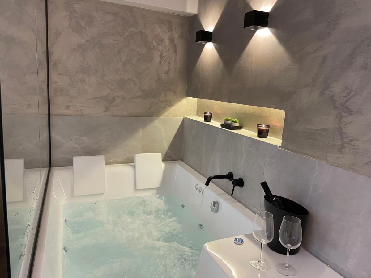 Jacuzzi Suite Ladadika Thessaloniki Exterior foto