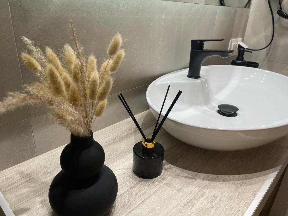 Jacuzzi Suite Ladadika Thessaloniki Exterior foto